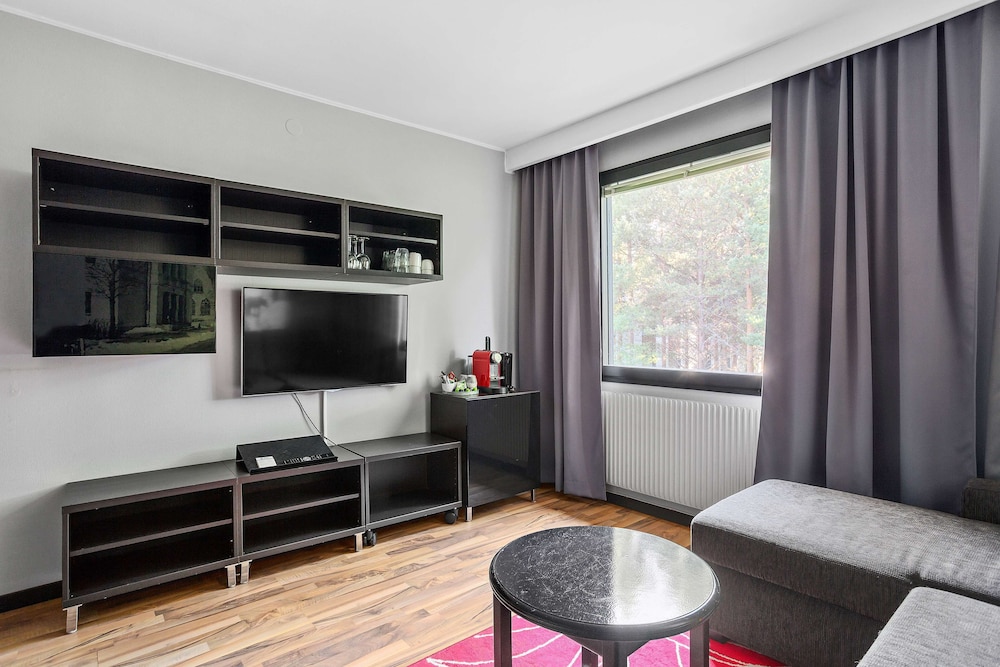 Suite, 1 King Bed, Non Smoking (with Sofabed) - Photo 2