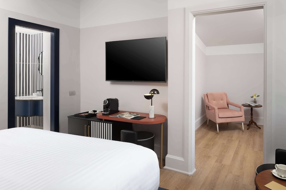 Deluxe Suite, 1 King Bed (Duplex)