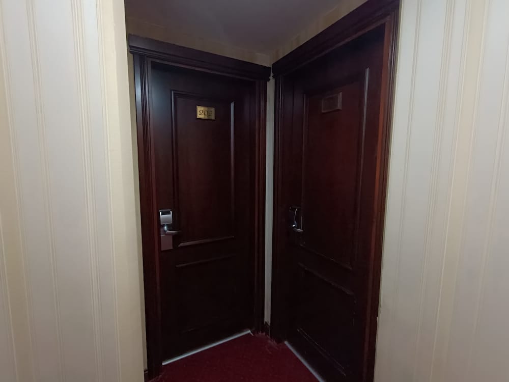 Family Room, 2 Bedrooms photo 2