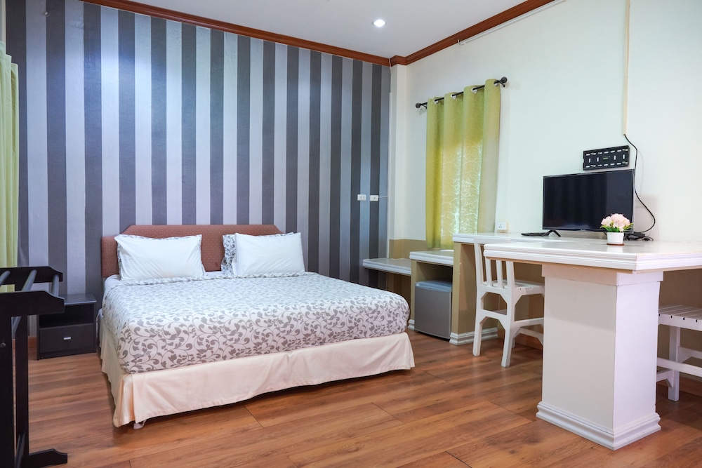 Deluxe Quadruple Room - Photo 1