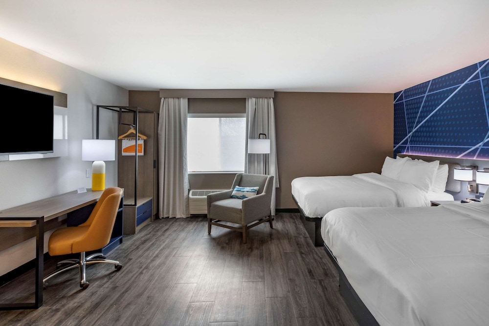 Suite, 2 Queen Beds, Non Smoking photo 2