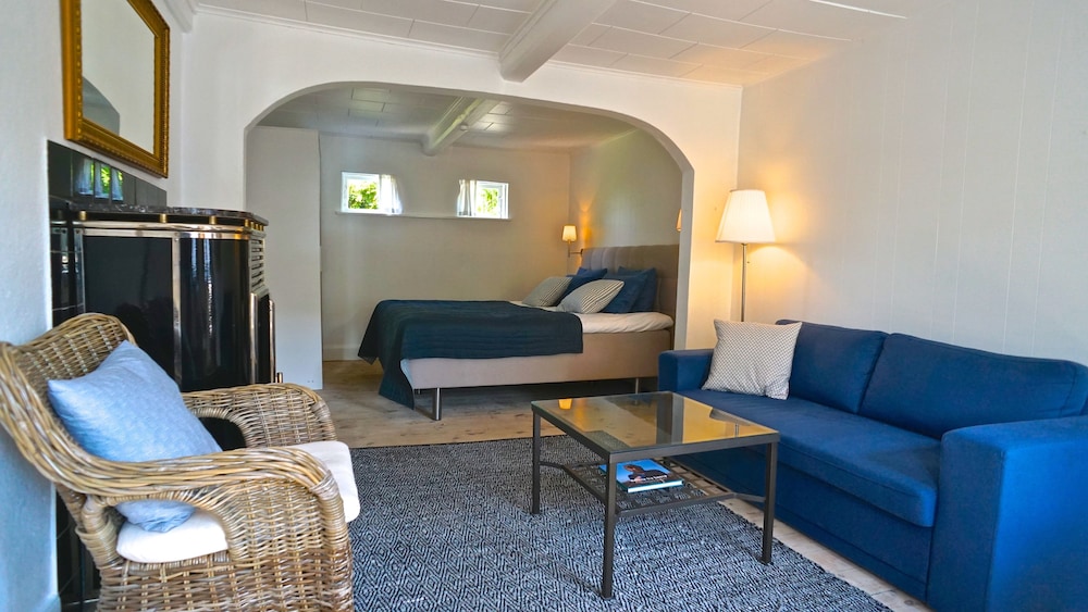 Double Room, 1 Double Bed With Sofa Bed, Shared Bathroom photo 1