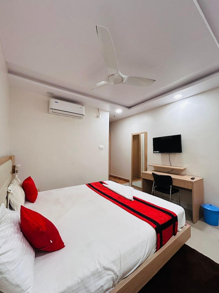 Double Room, Multiple Beds, Transfer Shower, Private Bathroom