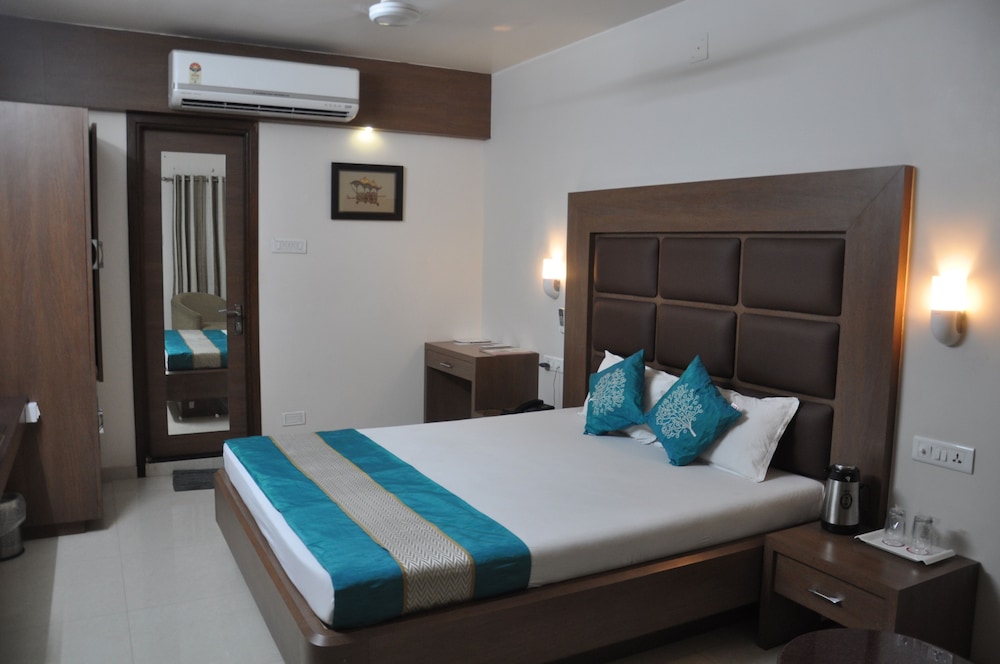 Semi Deluxe Room photo 2