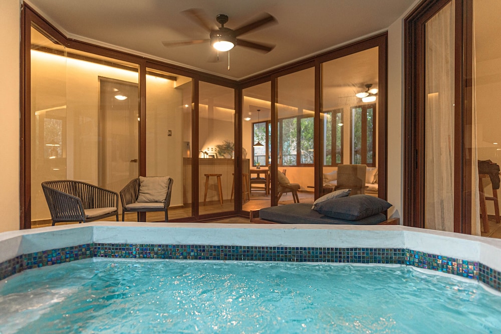 Luxury Suite, 1 Bedroom - Photo 2
