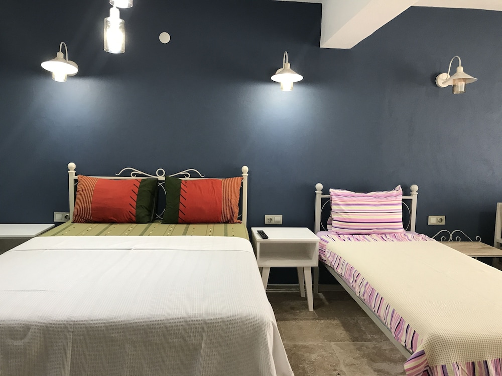 Deluxe Triple Room, Patio, Ground Floor photo 3