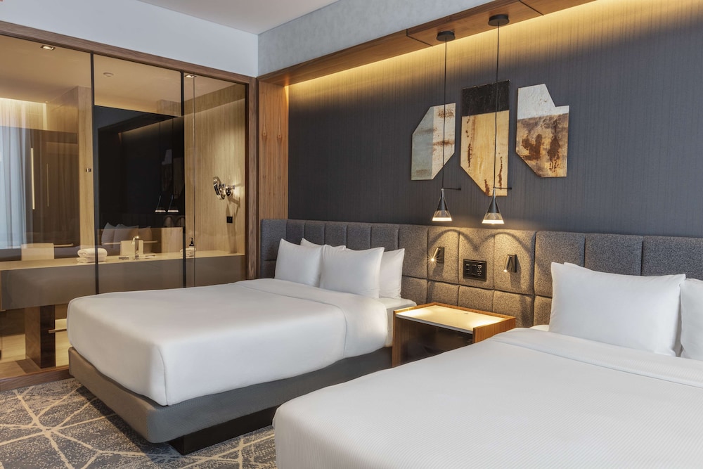 Club Room, 2 Queen Beds - Photo 2