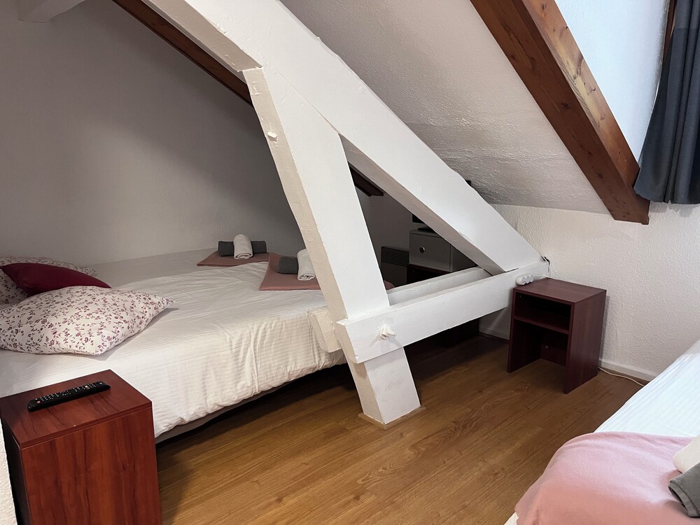 Standard Quadruple Room, Valley View