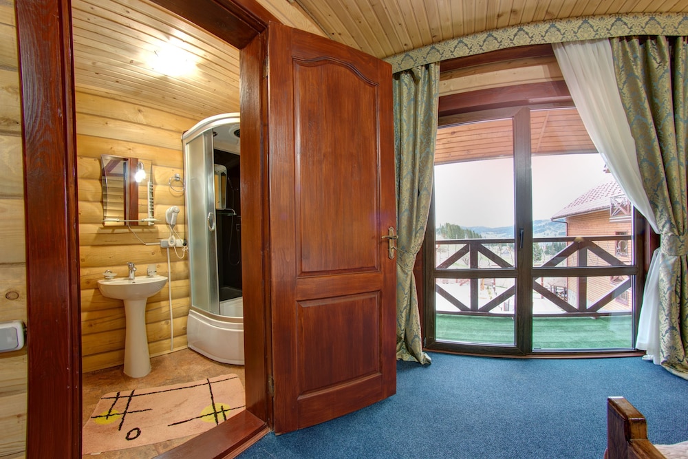 Standard Double or Twin Room photo 3