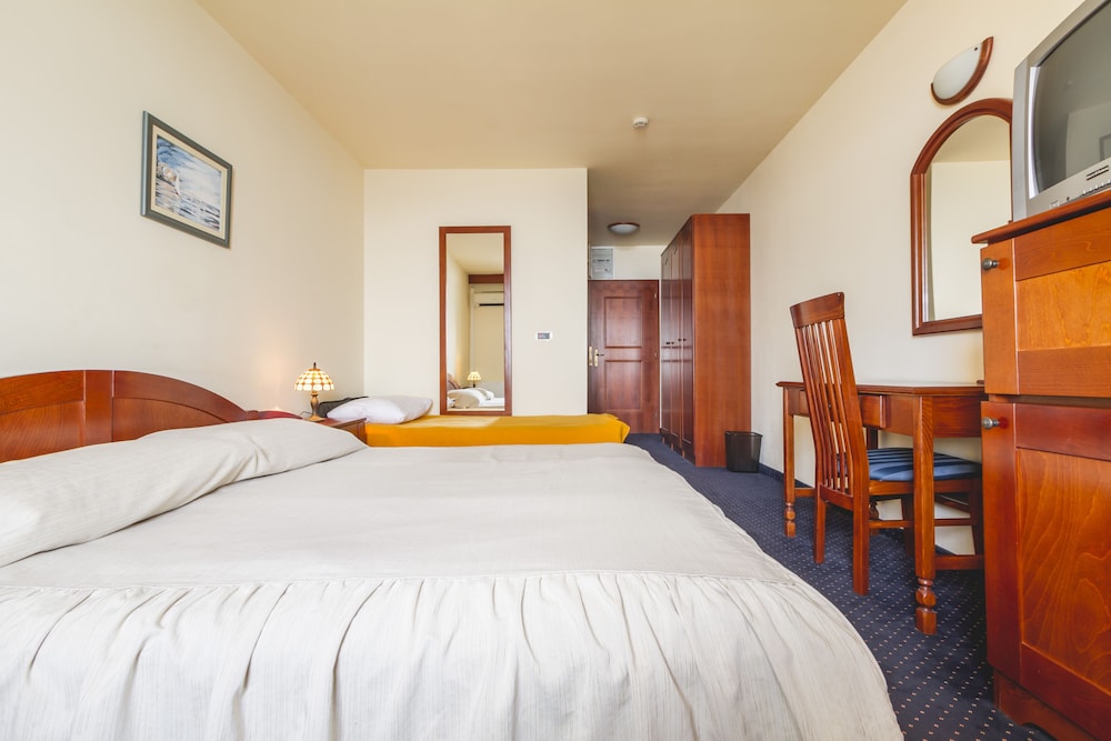 Triple Room, Balcony, Sea View photo 1