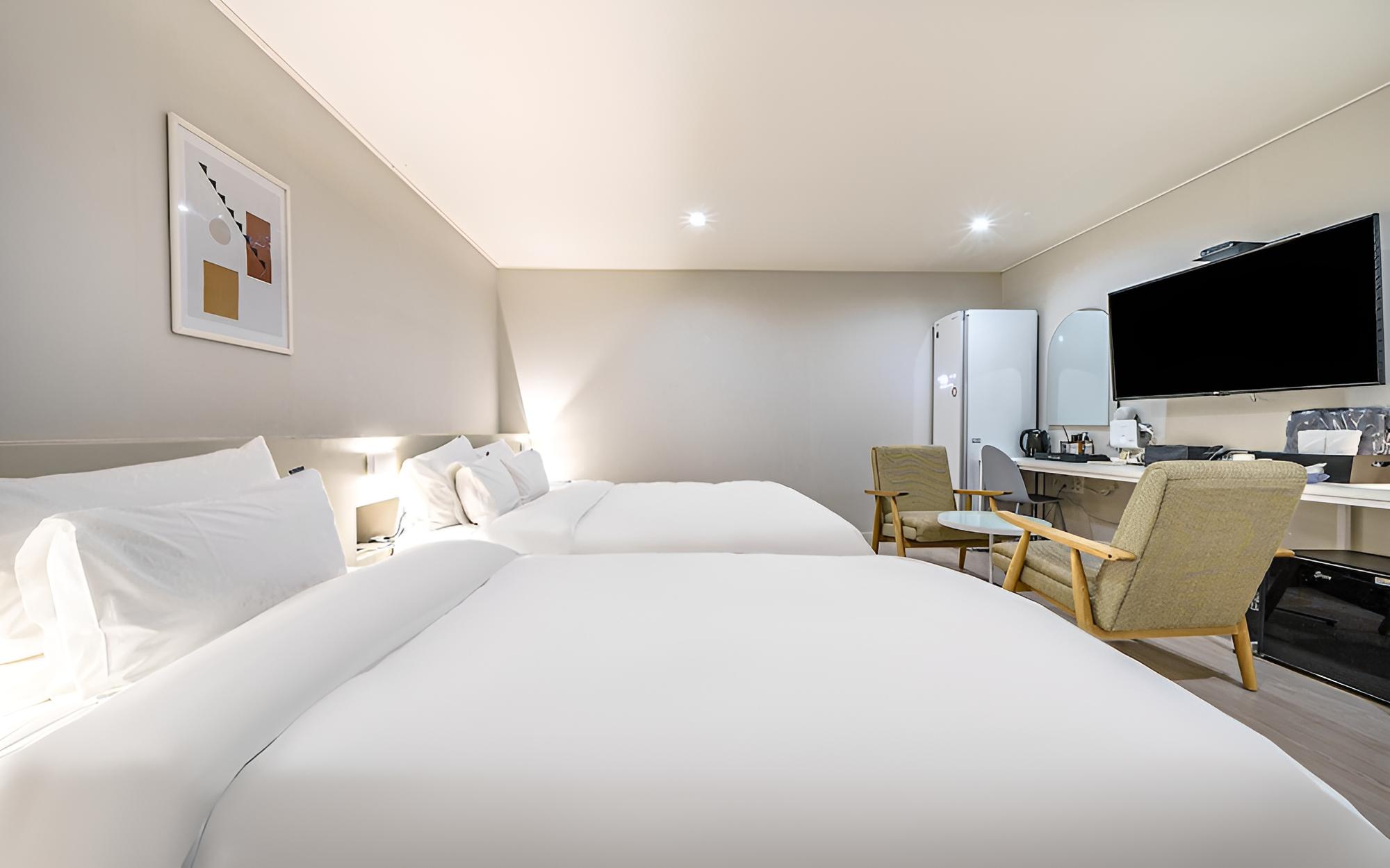 Room (Premium Business (double bed queen + ) - Photo 9