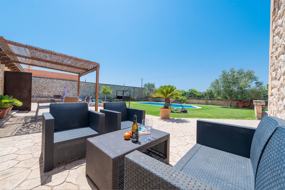 Villa photo 3