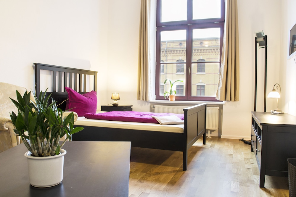 Basic Double Room photo 2