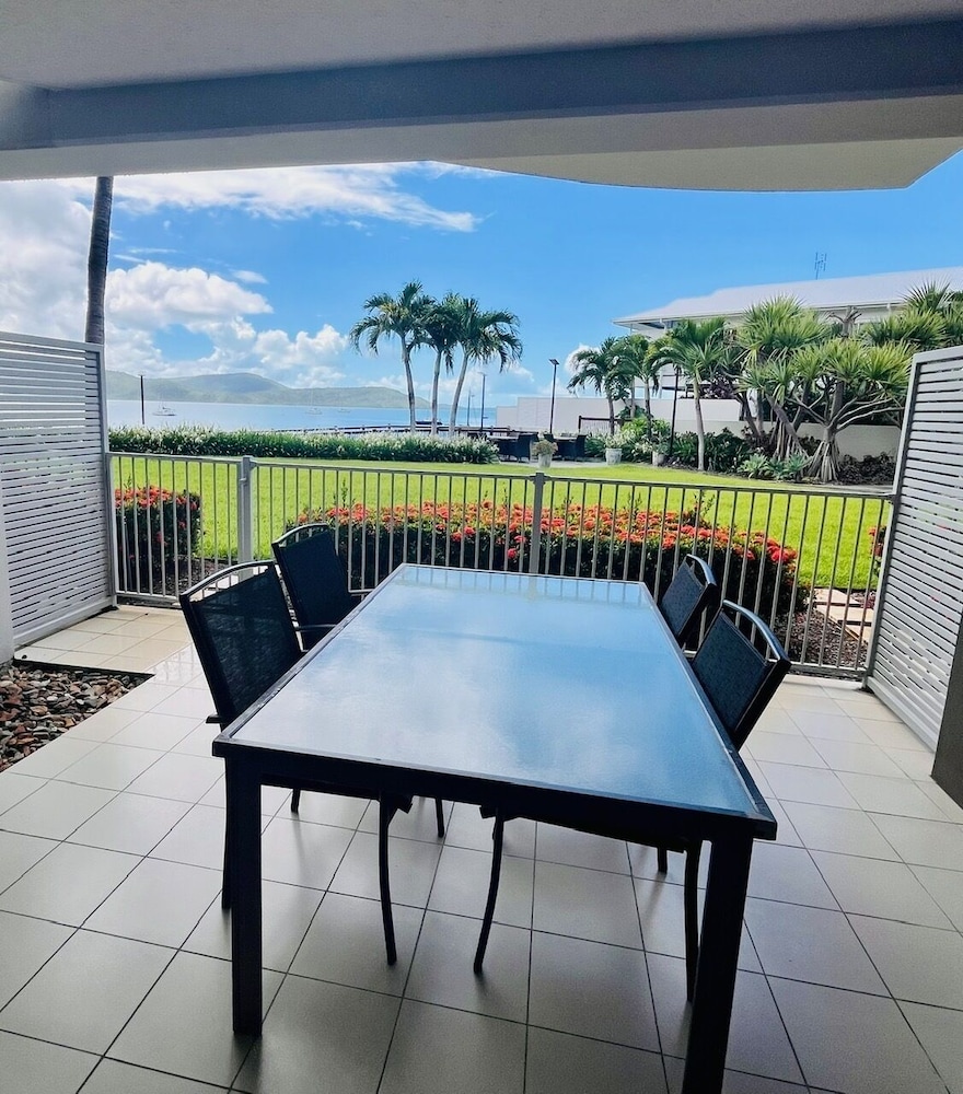 1 Bedroom Water View Spa Apartment - Photo 14