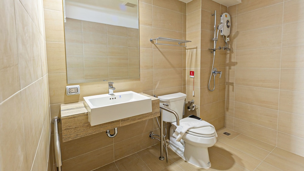 Luxury Premier Room - Photo 9