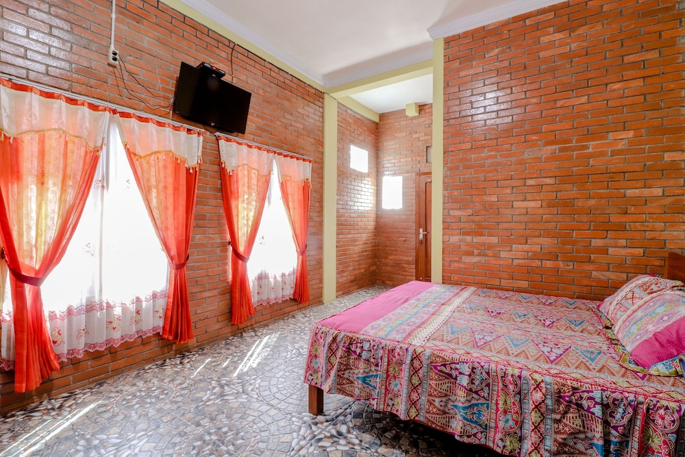 Deluxe Family Room - Photo 12