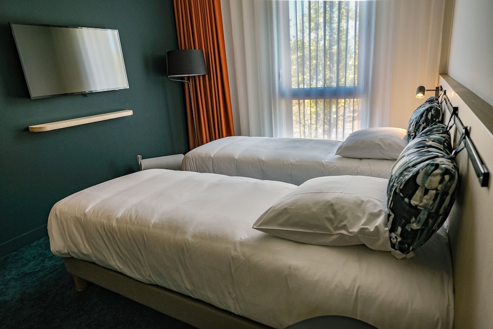 Standard Twin Room - Photo 4