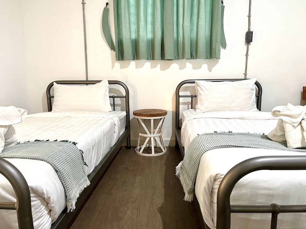 Standard Twin Room photo 2