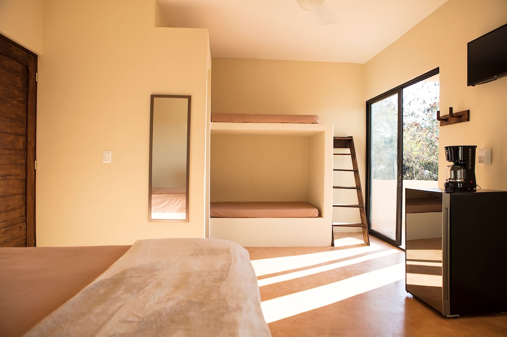 Comfort Room, Multiple Beds