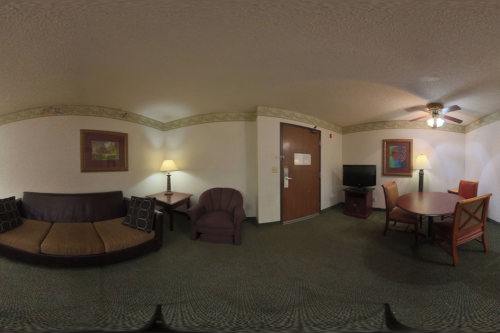 2 Queen Bed Executive Suite Non-Smoking