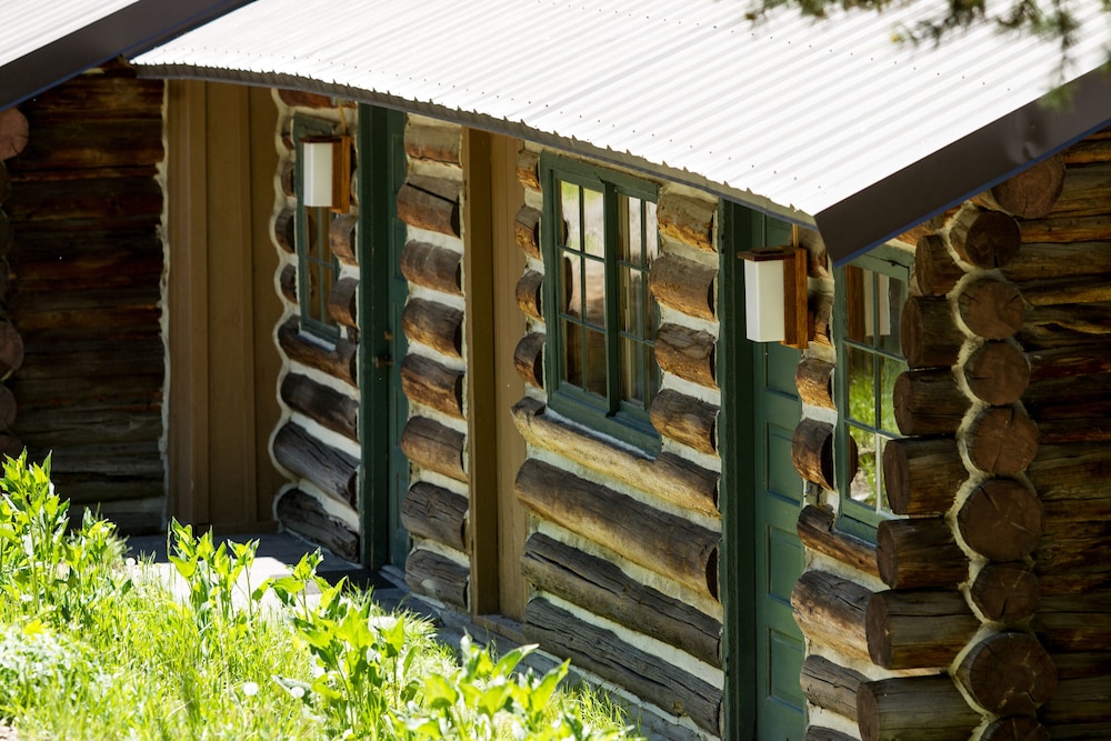 One bedroom cabin photo 2