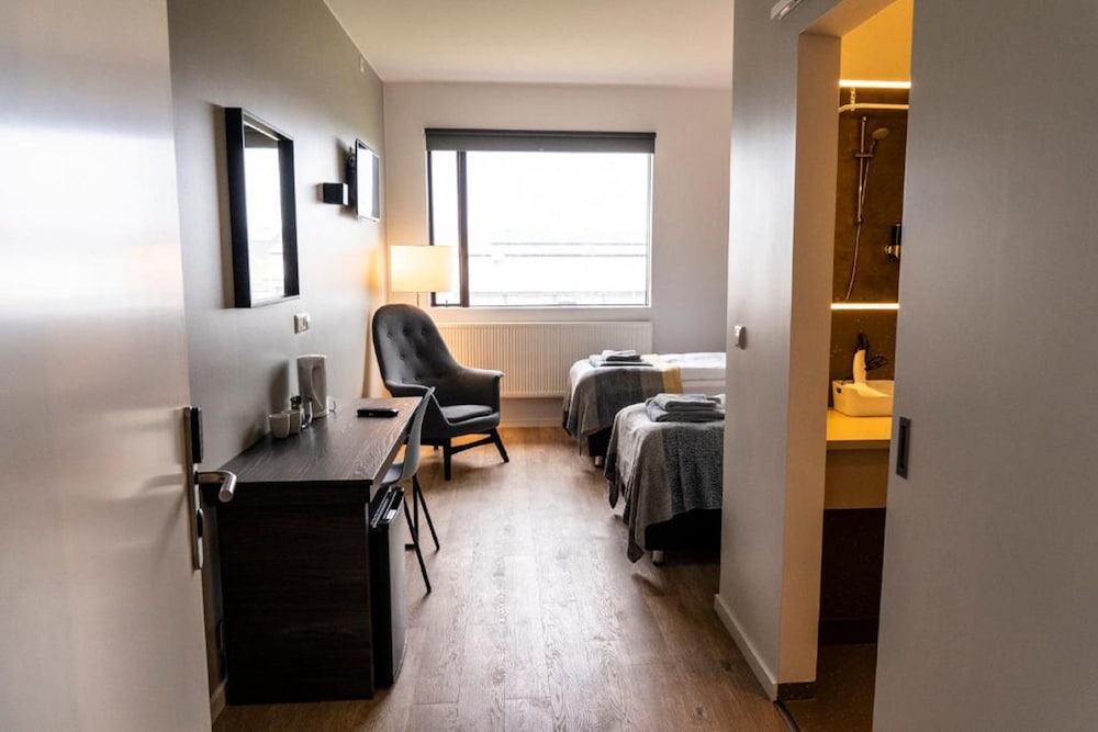 Twin Room, Private Bathroom photo 3