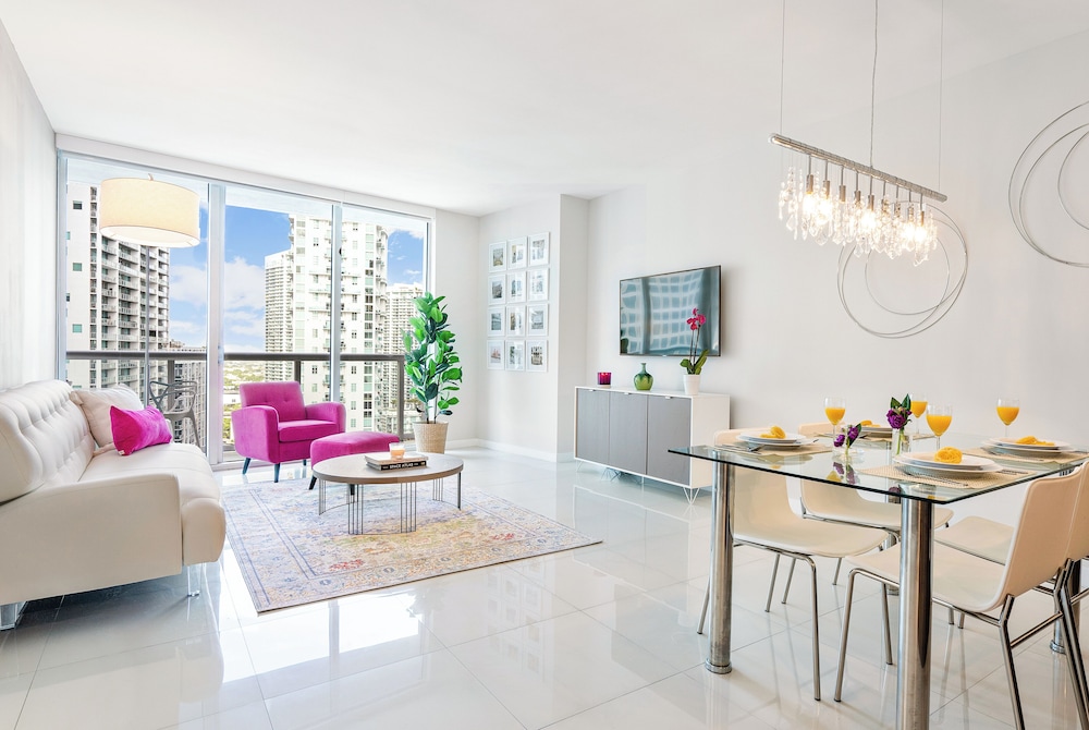 Boutique Apart, 1 King & Sofa Bed, Sauna, River/City Views, Balcony2607