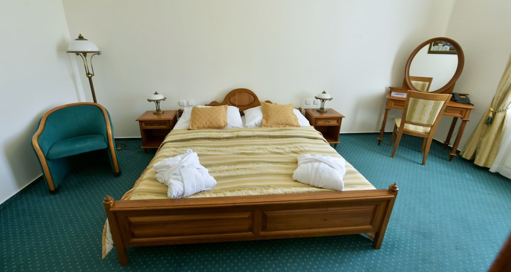 Deluxe Room, 1 Bedroom, Non Smoking, Park View photo 2
