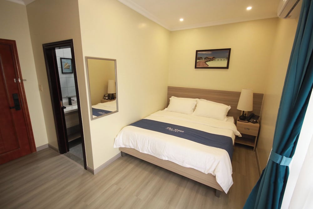 Single Room, Balcony, City View photo 1