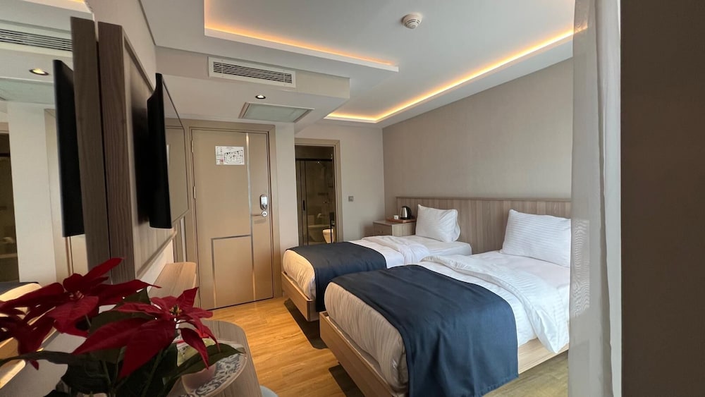 Superior Twin Room, Balcony photo 1