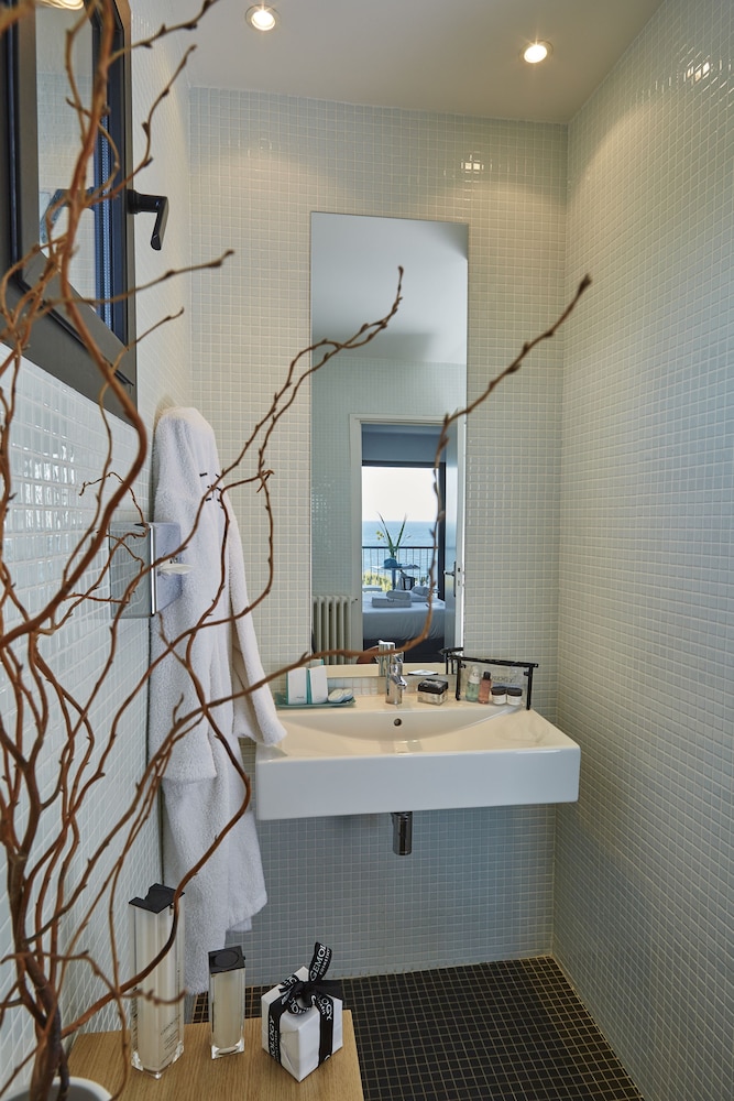 Room, Balcony, Sea View - Photo 2