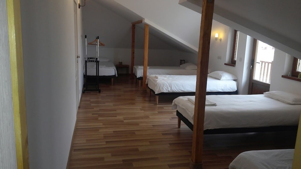 Family Quadruple Room, Multiple Beds, Private Bathroom, Courtyard View photo 3