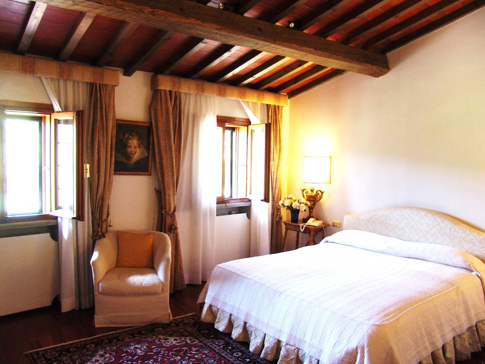 Deluxe Double or Twin Room, Bathtub, Garden View photo 1