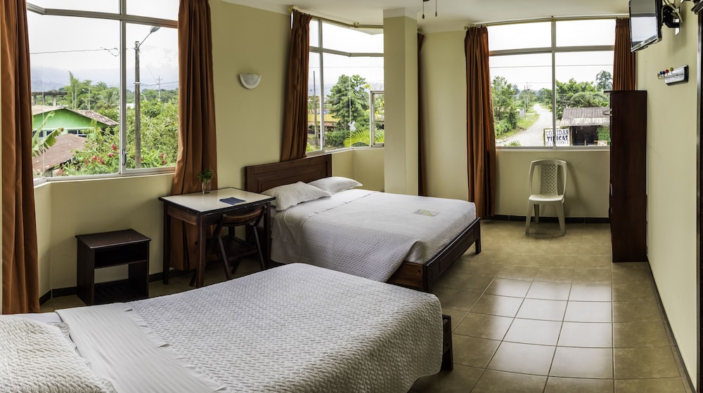 Triple Room, Multiple Beds photo 3