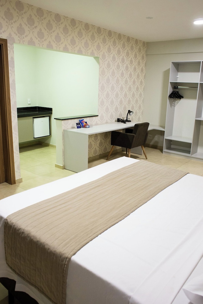 Deluxe Room - Photo 4