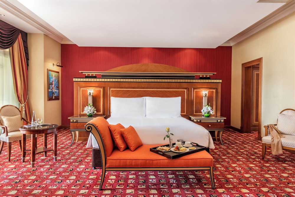 Royal Suite photo 2