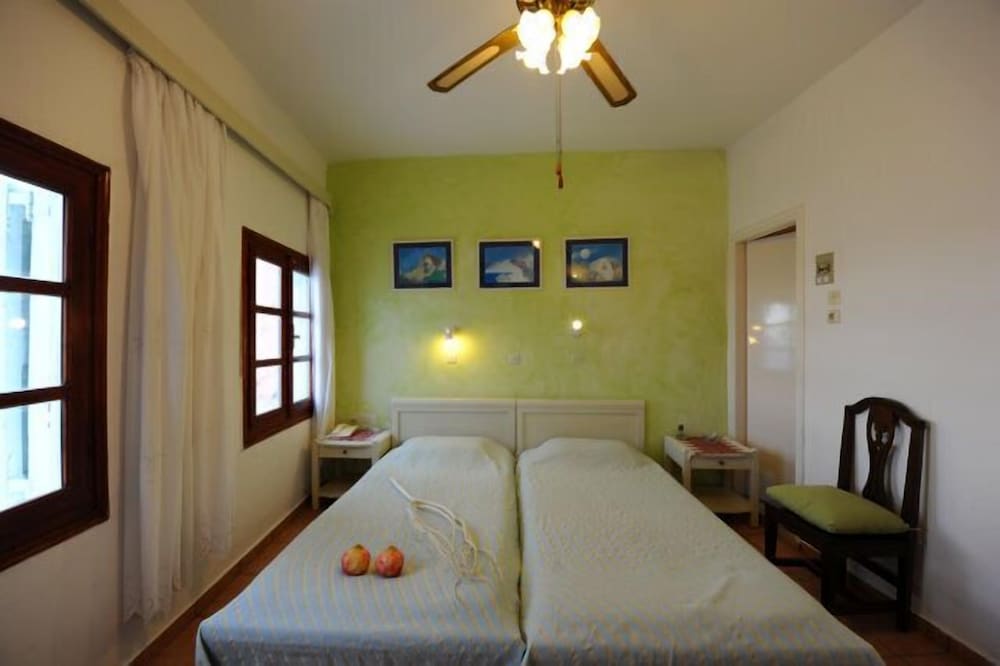 Executive Room - Photo 5