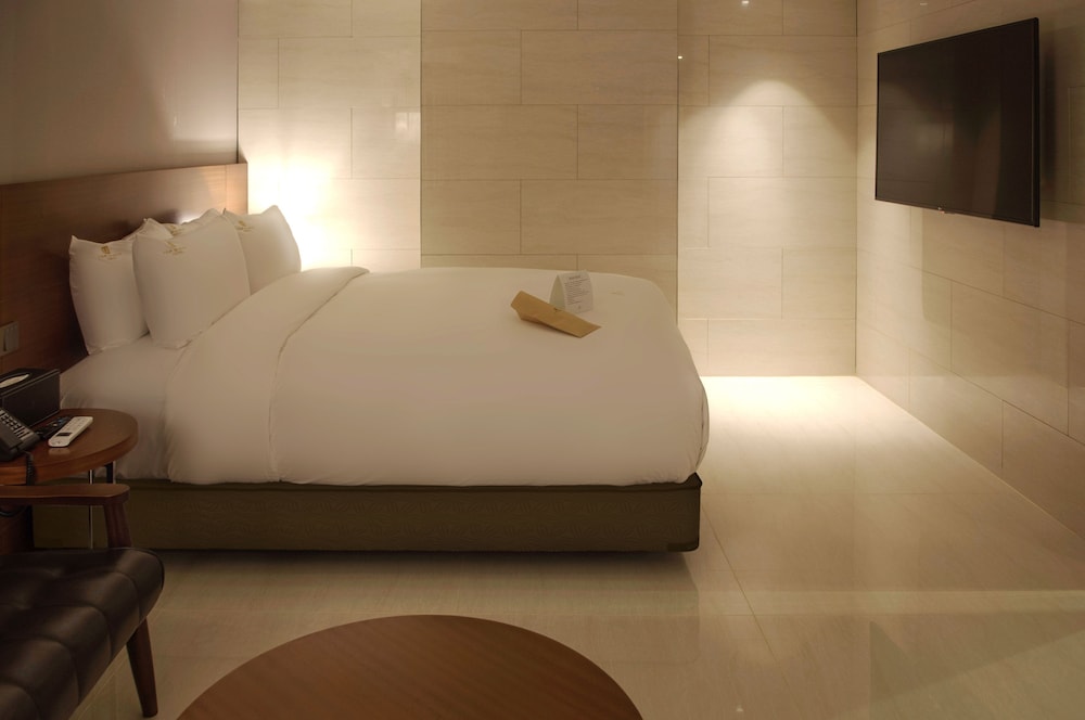 Middle Suite photo 3