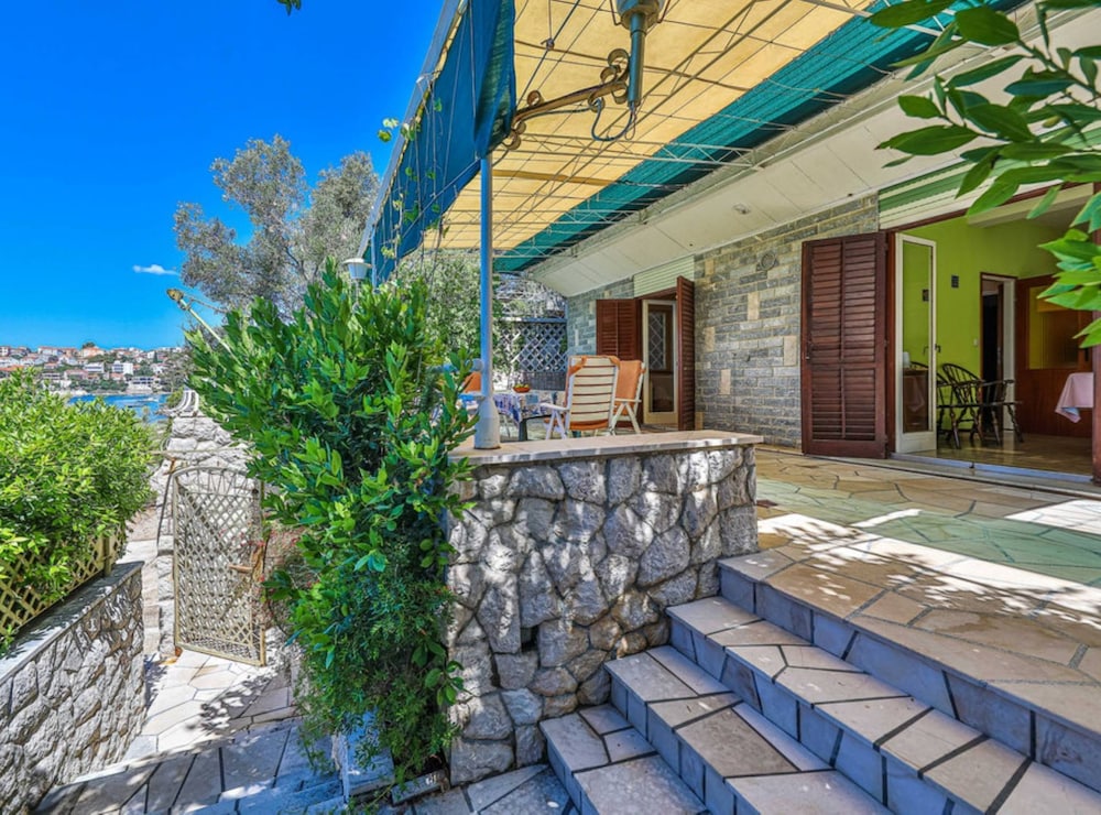House (Two Bedroom Holiday Home) photo 1