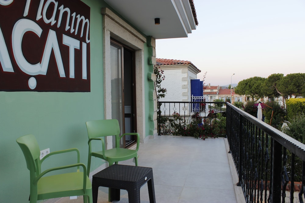 Executive Triple Room, Balcony, City View photo 3