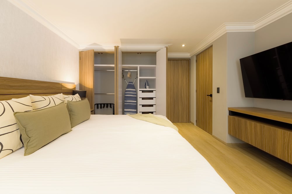 Luxury Apartment, 2 Bedrooms - Photo 13