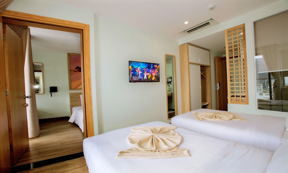 Deluxe Family Room, 2 Bedrooms, Sea View photo 3