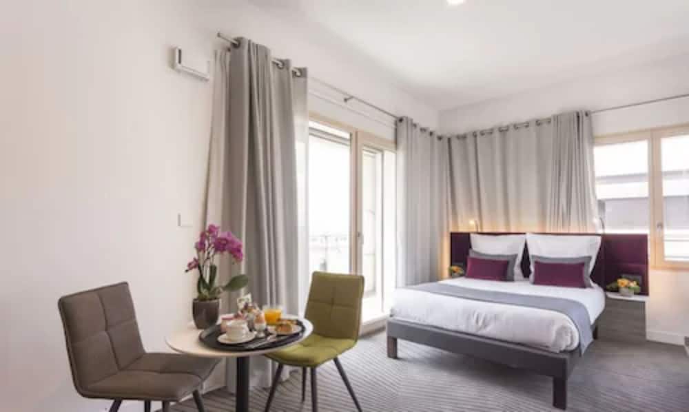 Basic Apartment, 1 Double Bed with Sofa bed, Non Smoking - Photo 4