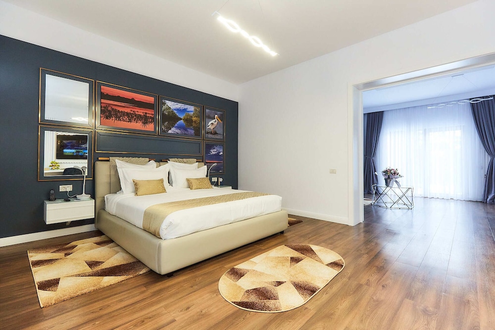 VIP Garden Suite