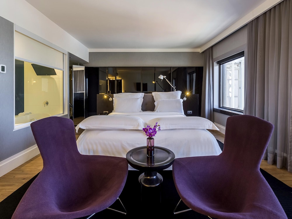 Executive Suite, 1 Queen Bed, Park View - Photo 7