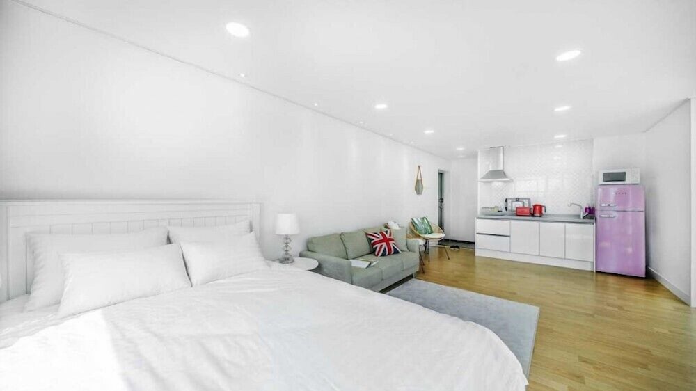 Room (302 (Ocean View)) photo 2