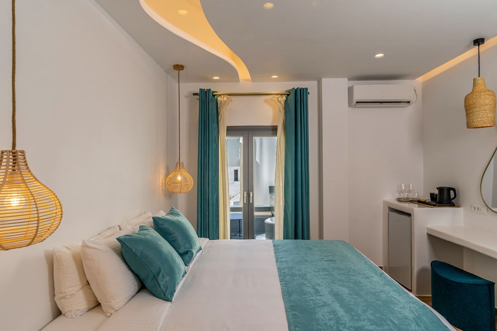 Junior Suite, Jetted Tub, Courtyard View