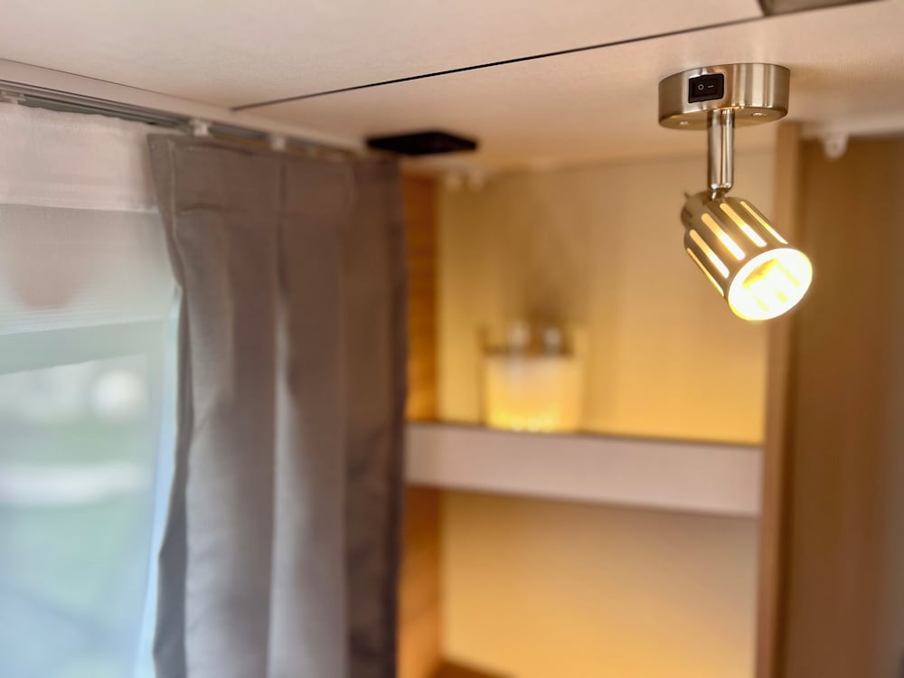 Standard Mobile Home, Lake View photo 3
