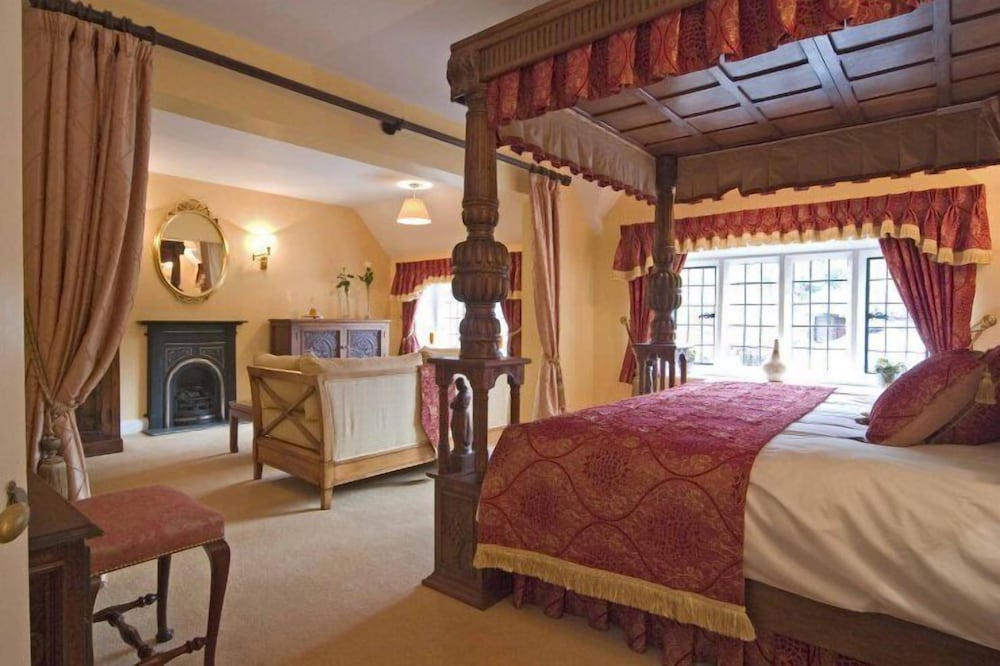 Luxury Suite, 1 King Bed (Jacobean) photo 1