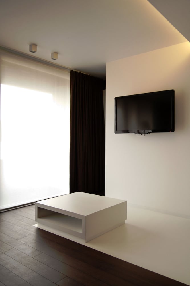 Deluxe Suite - Photo 2